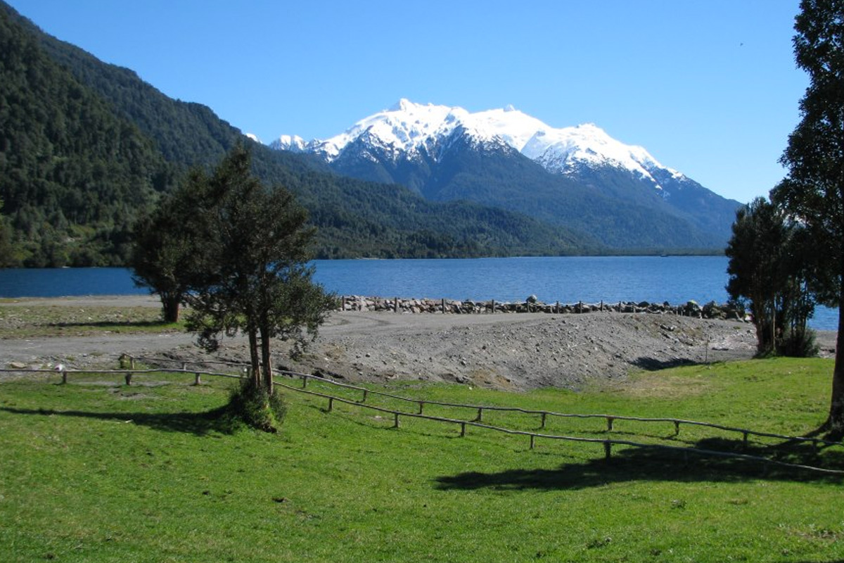 Camping Yelcho En La Patagonia